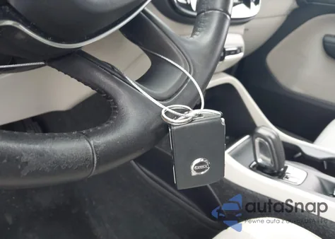 2020 Volvo Xc40 T5 Momentum z USA, uszkodzony, nr VIN YV4162UK0L2196408